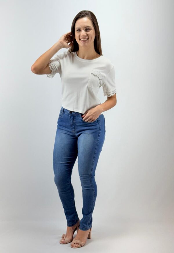 Calça Jeans Cigarrete com Elastano e Bolsos - Azul Jeans