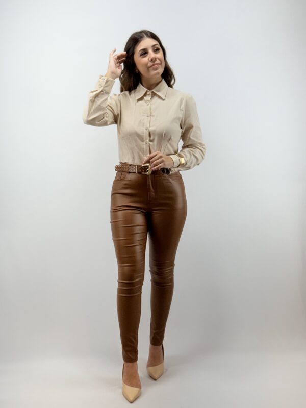 Calça Skinny Resinada