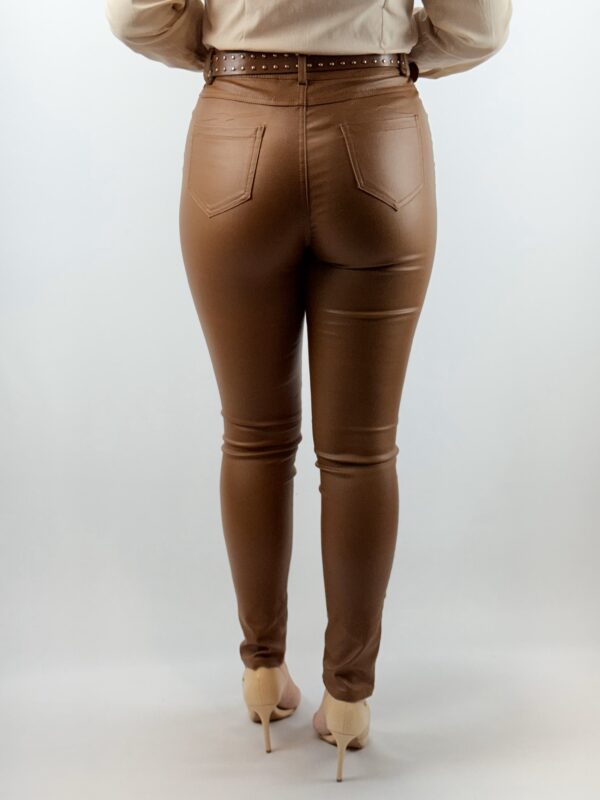 Calça Skinny Resinada