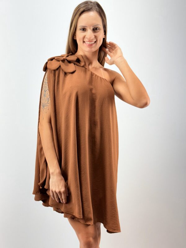 Vestido Macaquinho de Um Ombro - Imagem 7